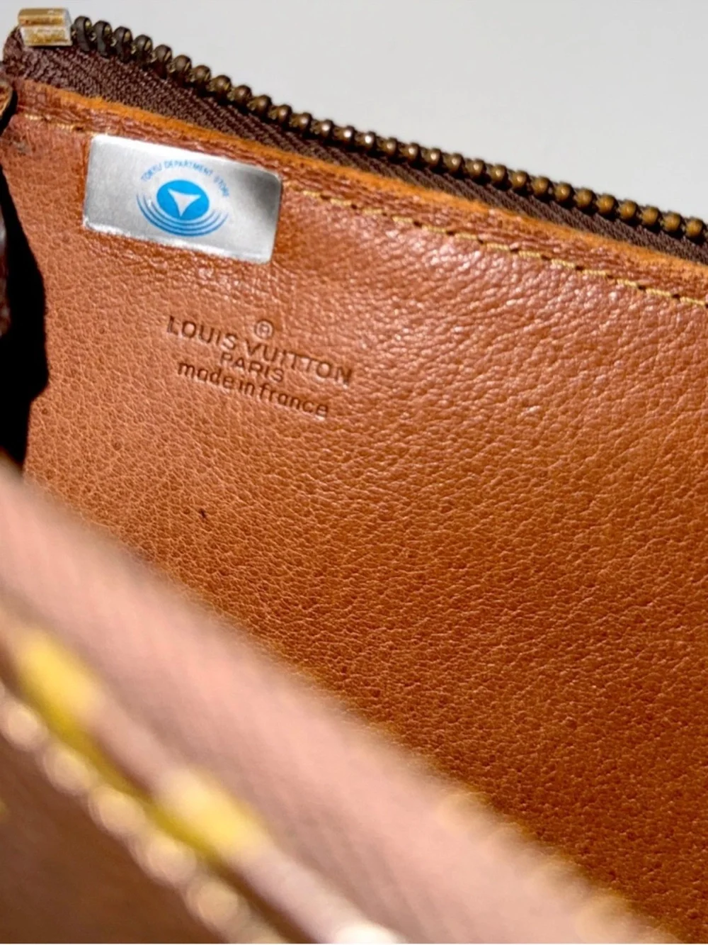 LOUIS VUITTON Poche Documents Clutch
